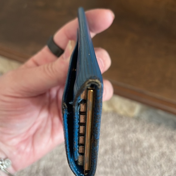 LV Blue epi key holder - Picture 5 of 11